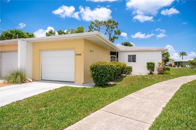 8649 Flores Ct, Fort Myers, FL 33907 - photo 1