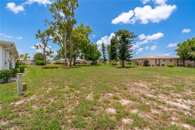 8649 Flores Ct, Fort Myers, FL 33907 - photo 24