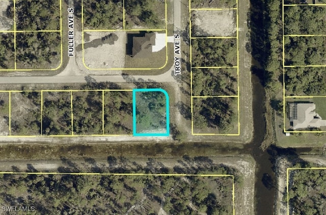 660 Ames St E, Lehigh Acres, FL 33974