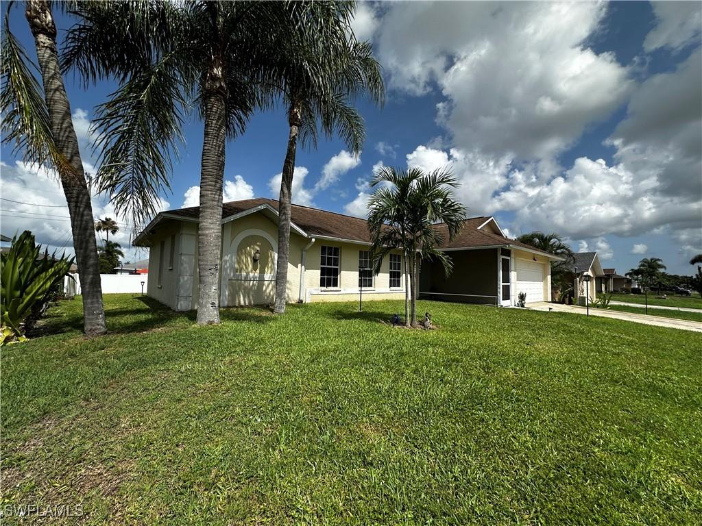 910 SW 10th Pl, Cape Coral, FL 33991 - photo 1