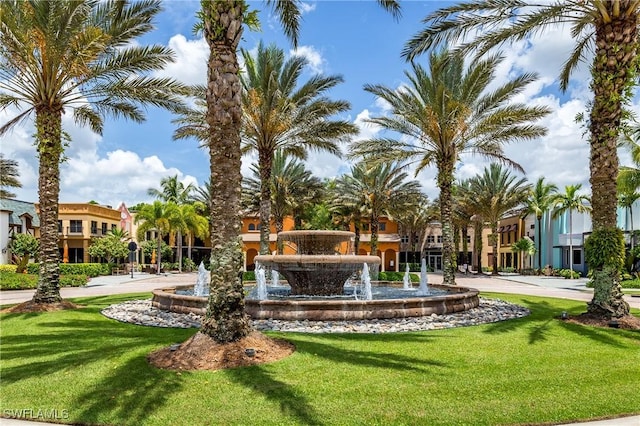 9051 Capistrano St N Unit 4302, Naples, FL 34113 - surrounding community featuring a yard