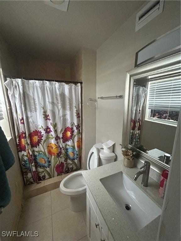 4920 Cortez Cir, Naples, FL 34112 - bathroom featuring vanity, tile patterned flooring, and a shower with curtain