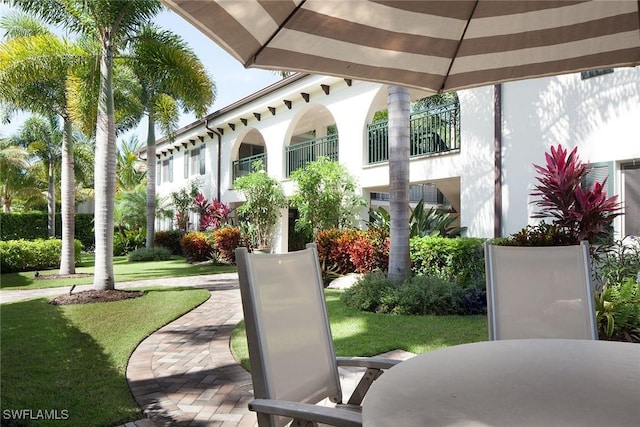 960 7th St S Unit 202, Naples, FL 34102 - view of patio