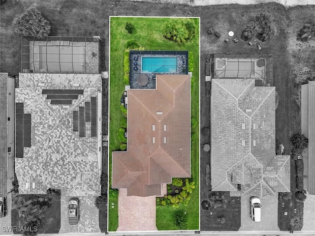 4012 E Hampton Cir, Alva, FL 33920 - aerial view of property and surrounding area featuring a pool and property parcel outlined