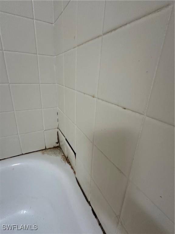 1224 Commonwealth Cir Unit N-203, Naples, FL 34116 - bathroom view of a bath