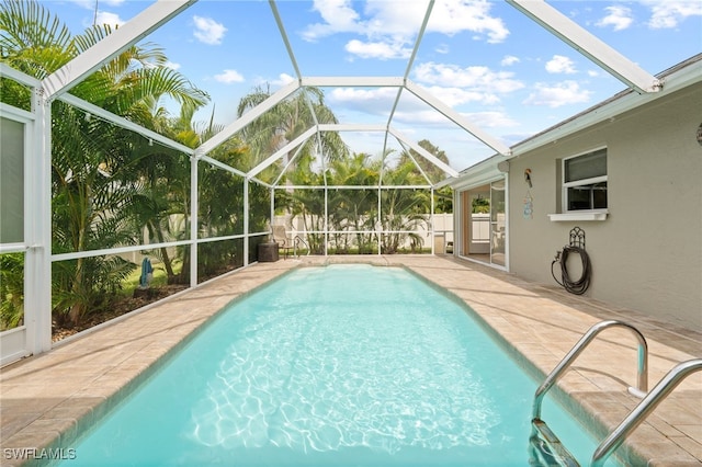 13690 Willow Bridge Dr, North Fort Myers, FL 33903 - swimming pool with a patio area and a lanai