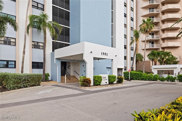 1901 Clifford St Unit 202, Fort Myers, FL 33901 - view of apartment building / complex