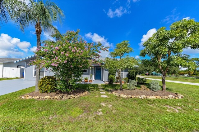 10736 Lemontree Ct, Lehigh Acres, FL 33936 - photo 2