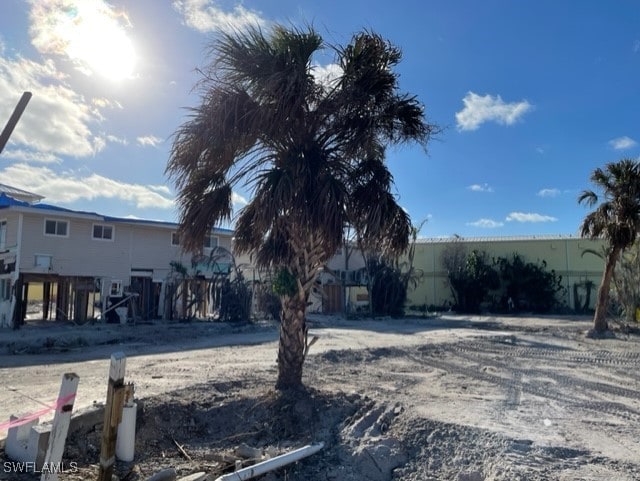 81 Mango St, Fort Myers Beach, FL 33931 - photo 2
