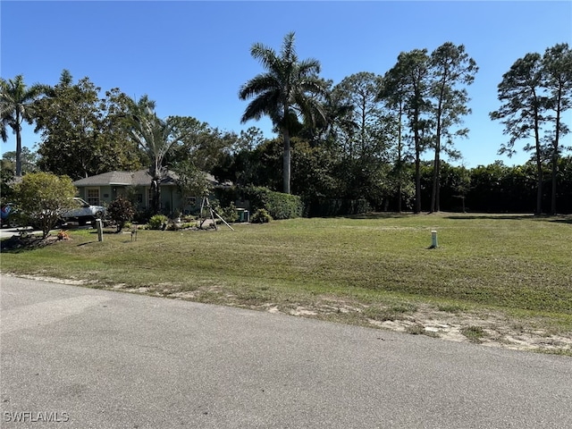 734 Pine Cone Ln, Naples, FL 34104 - photo 2