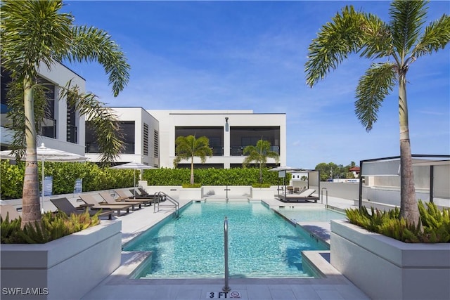 82 9th St S Unit 205, Naples, FL 34102 - photo 4
