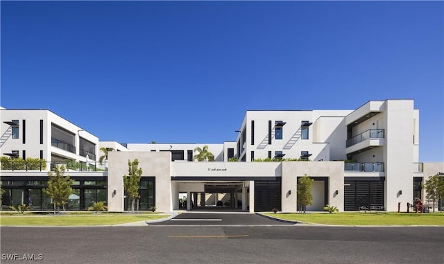 82 9th St S Unit 205, Naples, FL 34102 - photo 2