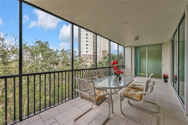 455 Cove Tower Dr Unit 303, Naples, FL 34110 - photo 1