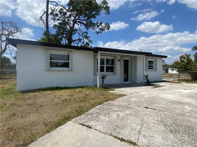 1356 Floral Dr, Fort Myers, FL 33916 - photo 1