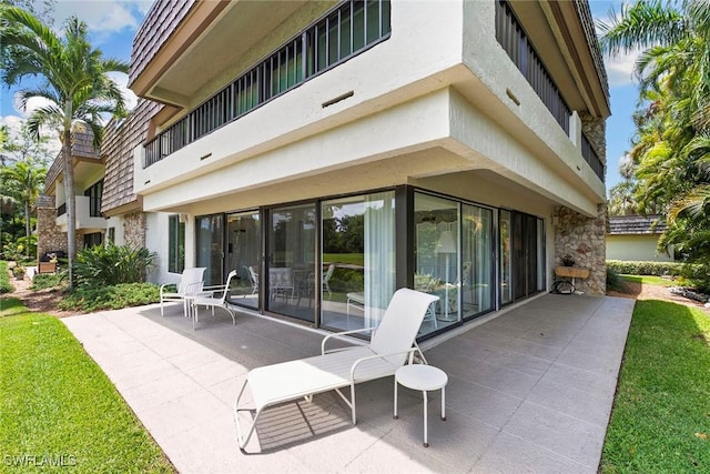 105 Wilderness Dr Unit B105, Naples, FL 34105 - photo 1