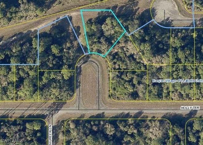 516 Holly Ter, Labelle, FL 33935 - photo 1