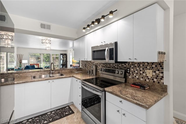 209 Robin Hood Cir Unit 104, Naples, FL 34104 - photo 7