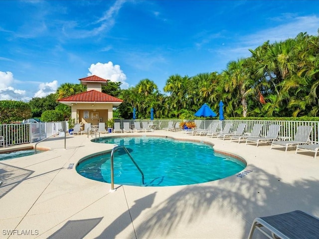 2805 Cypress Trace Cir Unit 204, Naples, FL 34119 - photo 12