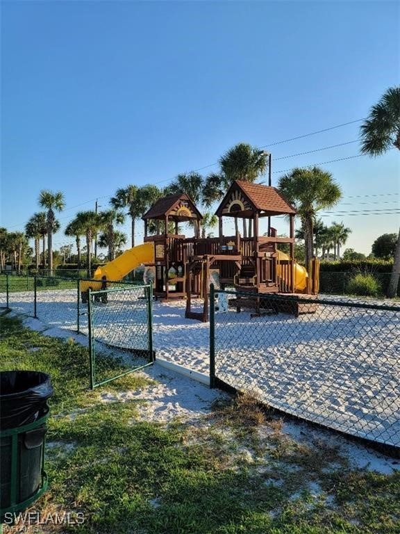 124 Santa Clara Dr, Naples, FL 34104 - photo 37