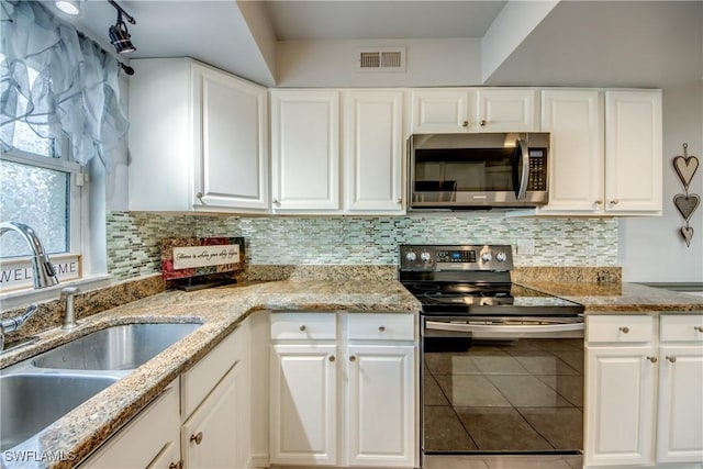9758 Deerfoot Dr, Fort Myers, FL 33919 - photo 6