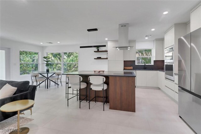 272 Yorkshire Ct Unit 11, Naples, FL 34112 - photo 2