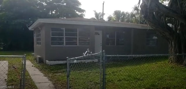 1613 Pawnee St, Fort Myers, FL 33916 - photo 1