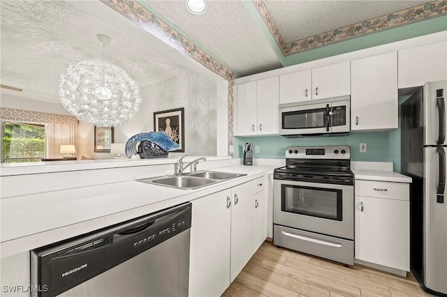 1044 Woodshire Ln Unit B102, Naples, FL 34105 - photo 4