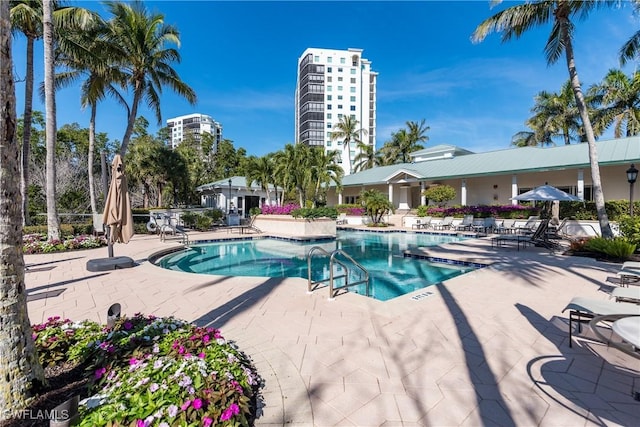 455 Cove Tower Dr Unit 1802, Naples, FL 34110 - photo 2