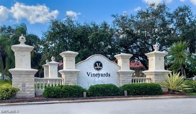 66 Fountain Cir, Naples, FL 34119 - photo 30