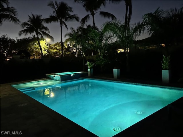 10581 Woodchuck Ln, Bonita Springs, FL 34135 - view of pool featuring a pool with connected hot tub