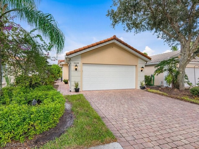 3238 Barbados Ln, Naples, FL 34119 - photo 7
