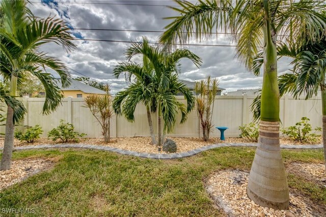 922 NE 12th Ter, Cape Coral, FL 33909 - photo 40