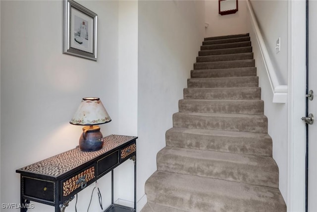 395 Robin Hood Cir Unit 201, Naples, FL 34104 - photo 3