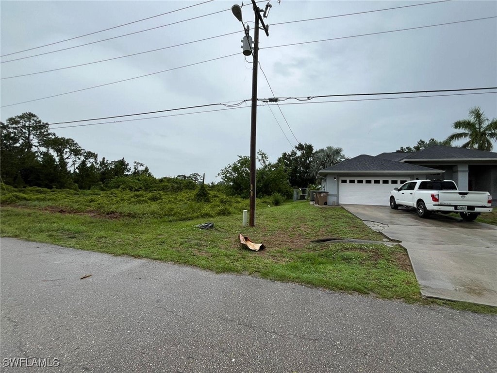 731 Bently St E, Lehigh Acres, FL 33974