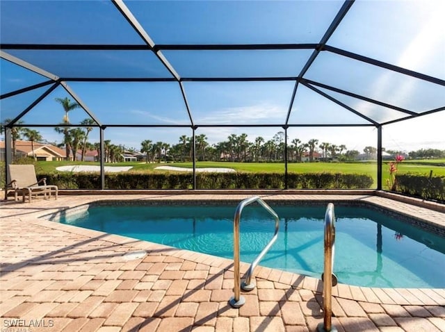 16131 Kelly Woods Dr, Fort Myers, FL 33908 - swimming pool with a patio area and a lanai