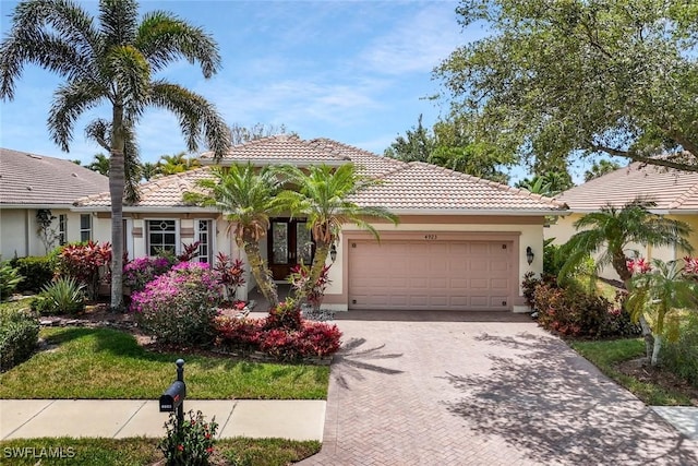 4923 Cerromar Dr, Naples, FL 34112 - photo 2