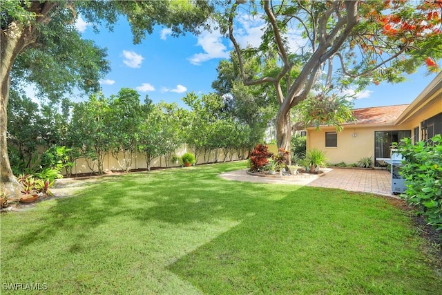 15878 Gleneagle Ct, Fort Myers, FL 33908 - fenced backyard featuring a patio area