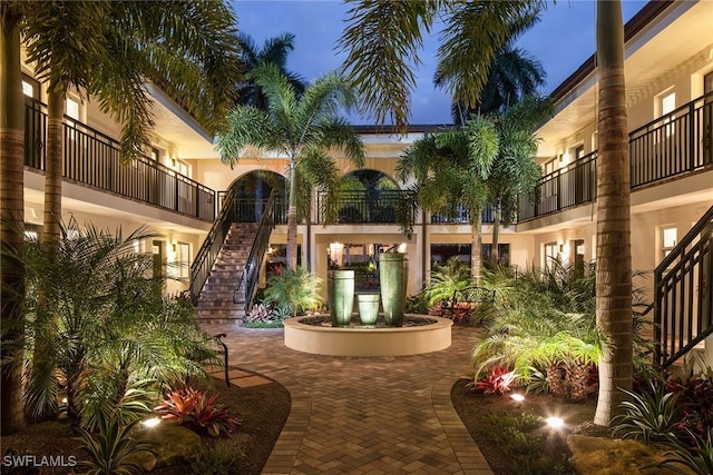 960 7th St S Unit 202, Naples, FL 34102 - photo 2