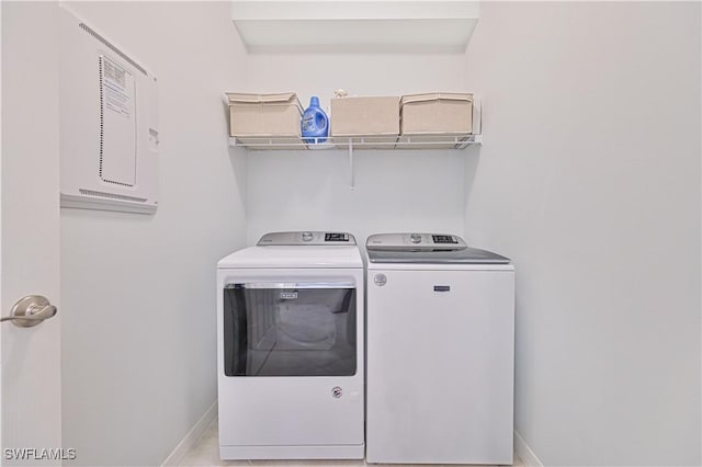 4209 Bloomfield St, Fort Myers, FL 33916 - laundry area featuring washer and dryer and baseboards
