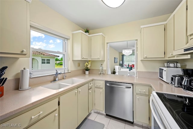 1055 Forest Lakes Dr Unit E210, Naples, FL 34105 - photo 8