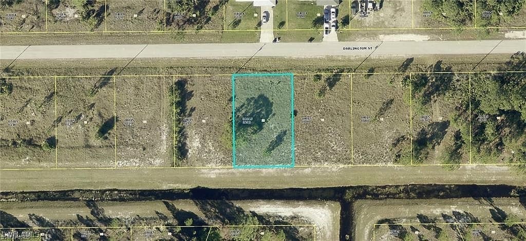 1050 Darlington St, Lehigh Acres, FL 33974 - photo 1