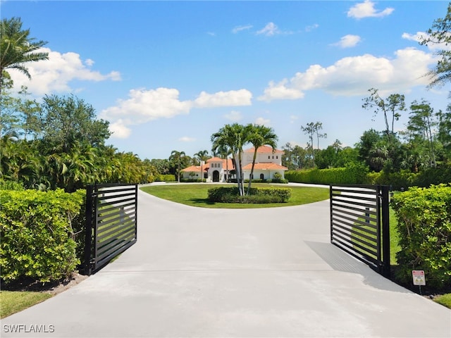 7055 Sandalwood Ln, Naples, FL 34109 - photo 2