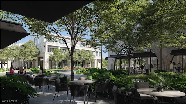 975 5th Ave S Unit 301, Naples, FL 34102 - photo 2
