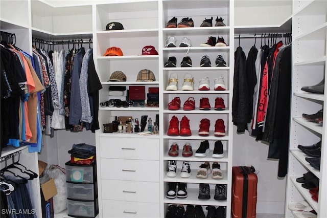 4067 33rd Ave NE, Naples, FL 34120 - view of walk in closet