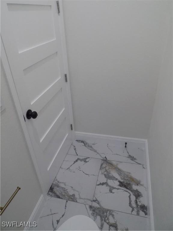 2924 Dunbar Ave, Fort Myers, FL 33916 - detailed view of baseboards