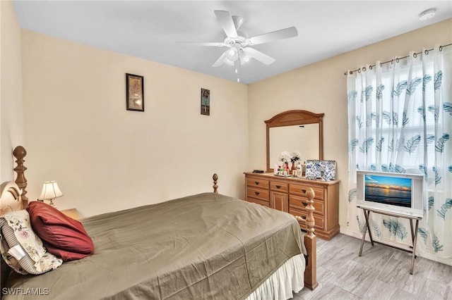 6027 Acorn Cir, Labelle, FL 33935 - bedroom featuring ceiling fan