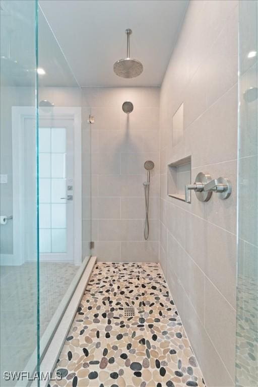 9245 Independence Way, Fort Myers, FL 33913 - bathroom with a shower stall