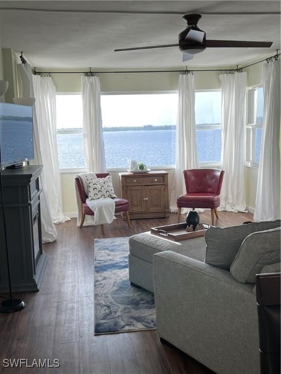 1900 Clifford St Unit 606, Fort Myers, FL 33901 - living room featuring wood finished floors and a ceiling fan
