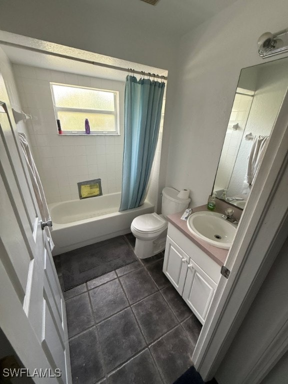 210 NE 9th Place, Cape Coral, FL 33909 - full bath featuring vanity, shower / bathtub combination with curtain, and tile patterned flooring