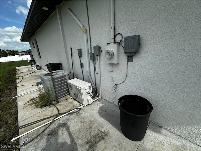 904 James Ave, Lehigh Acres, FL 33936 - exterior view of stucco siding